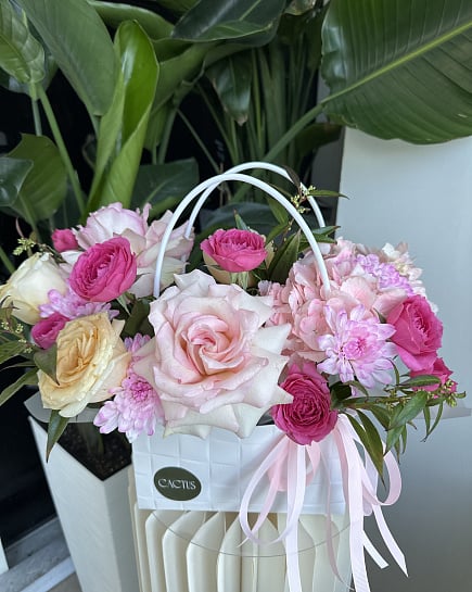 Розовое очарование в стильной сумочке with delivery to Астане