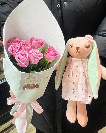 Розовое очарование с плюшевым зайкой with delivery to Pavlodar