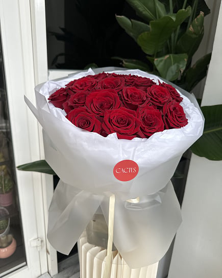Классический букет из красных роз with delivery to Astana