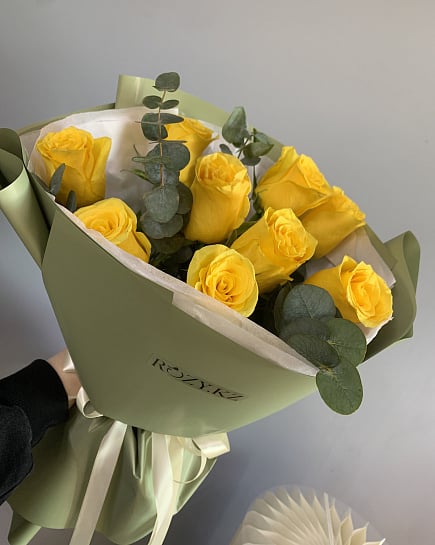 Солнечное сияние: букет желтых роз with delivery to Astana