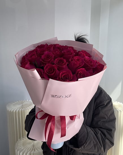 Классический букет из красных роз with delivery to Astana
