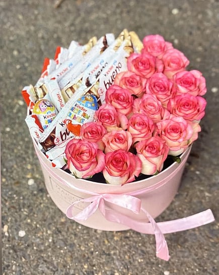 Сладкий комплимент с розами и Kinder with delivery to Pavlodar