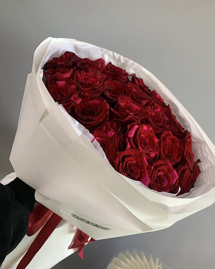 Классический букет красных роз with delivery to Astana