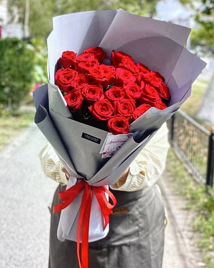 Классический букет из красных роз with delivery to Pavlodar