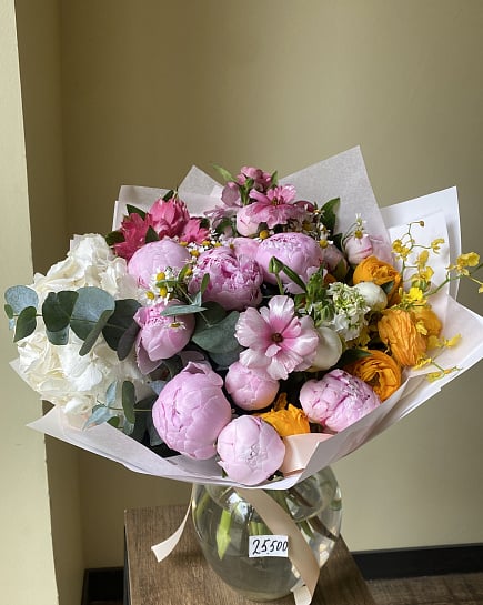 Весенний микс с пионами и ранункулюсами with delivery to Astana
