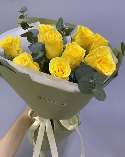 Солнечный комплимент из желтых роз with delivery to Astana