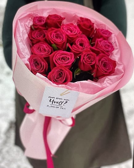 Классические красные розы в стильной упаковке with delivery to Pavlodar