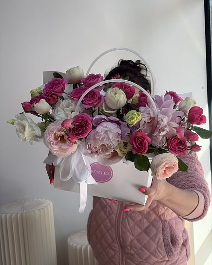 Розовое очарование с пионовидными розами with delivery to Astana